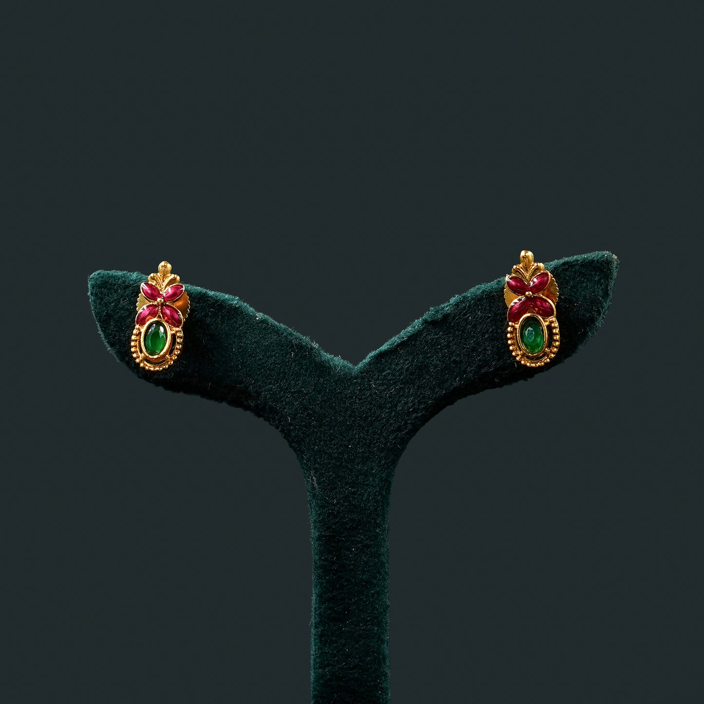 Ruby green kemp stone choker (ME25N1)