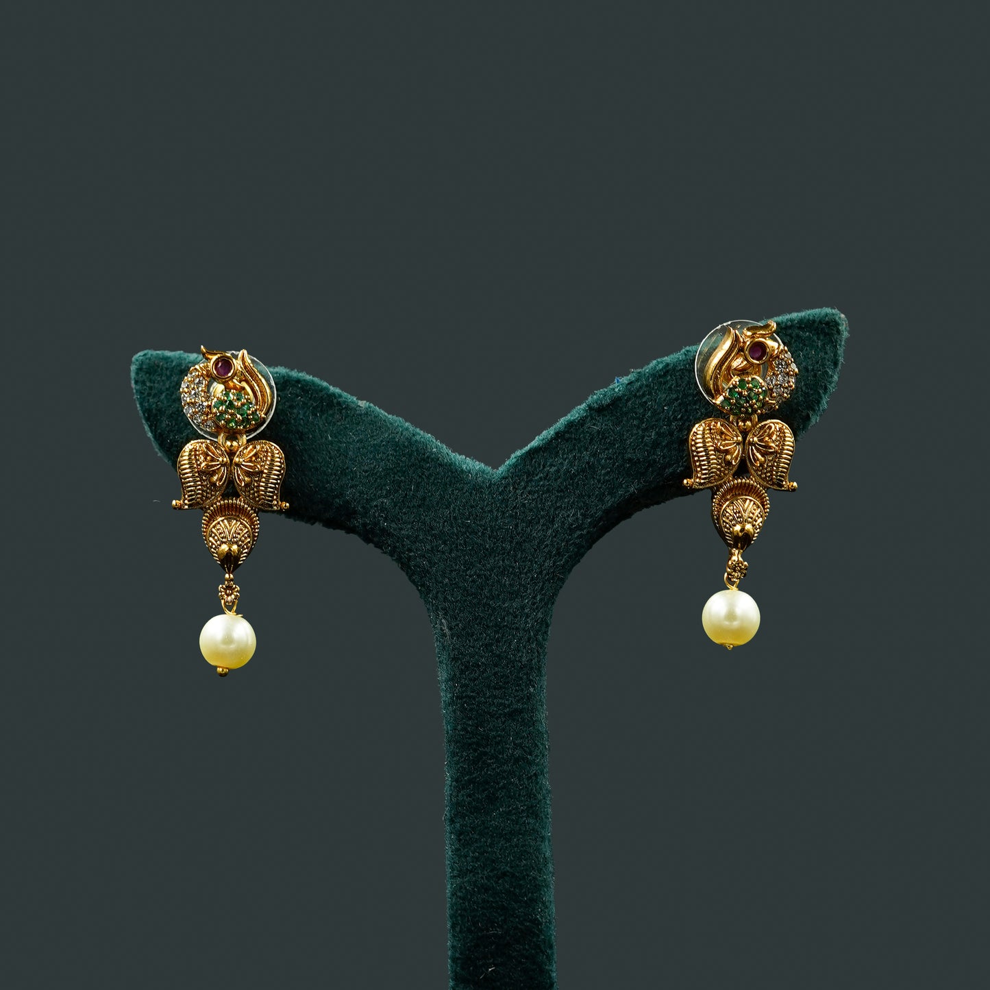 Gopika Pearl Antique Necklace Set (SJ31N)