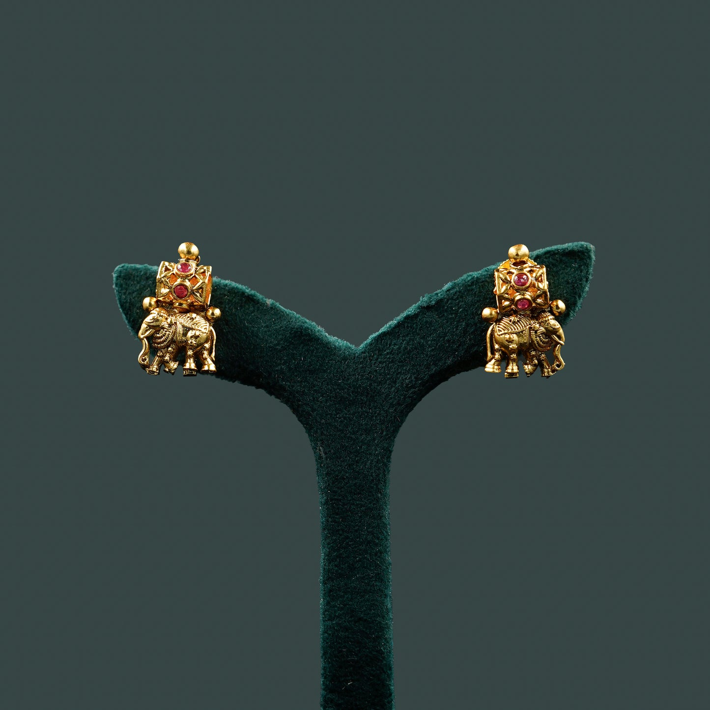 Regal Elephant Motif Choker Set (SJ18N)