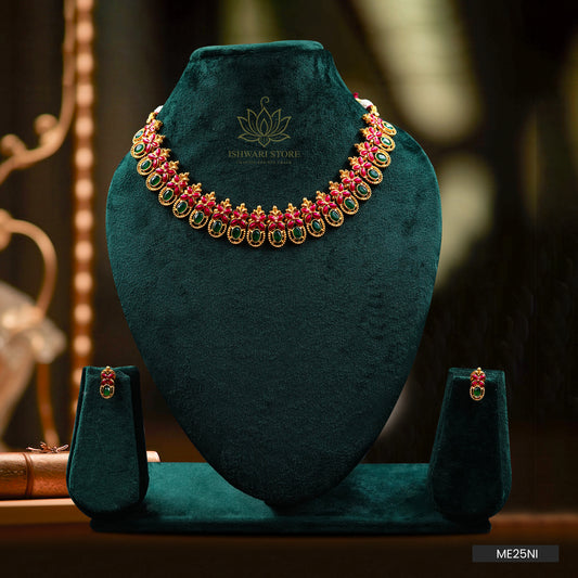Ruby green kemp stone choker (ME25N1)