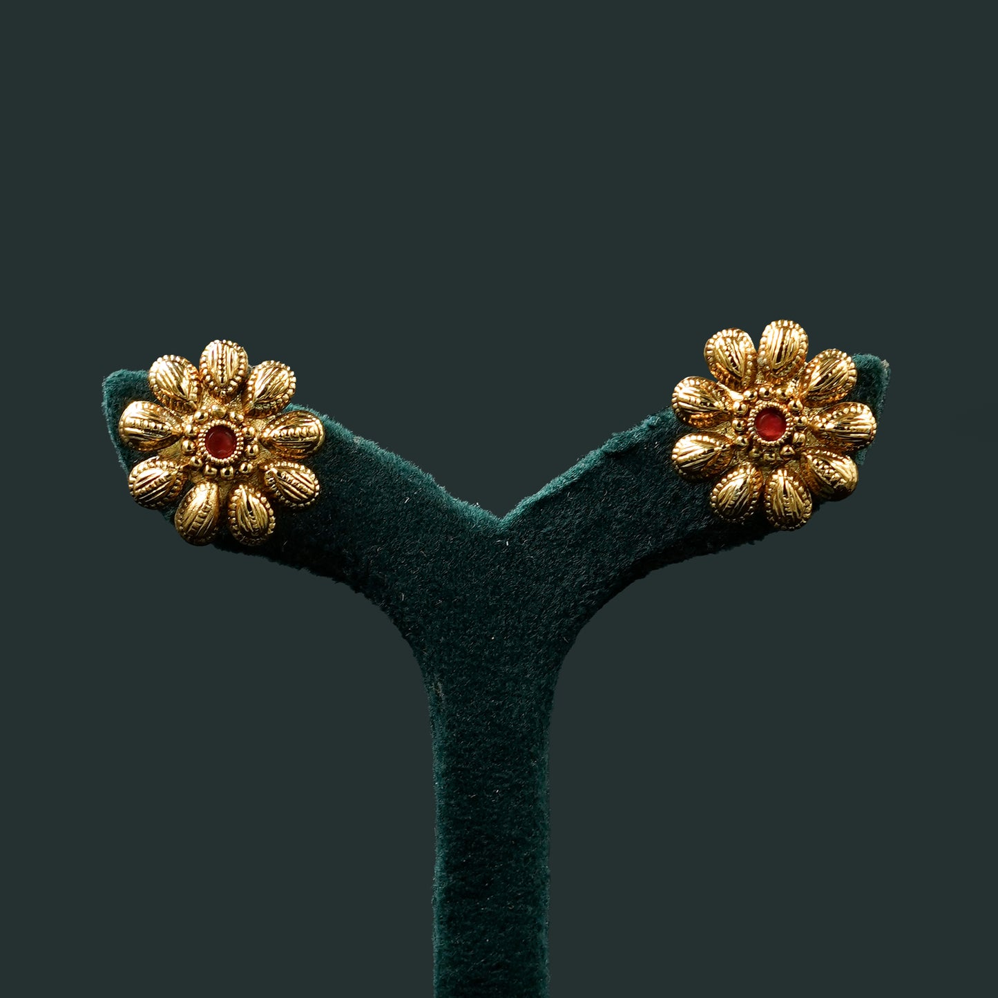 Gold Plated Multi Floral Pendant Necklace Set (ME28N)