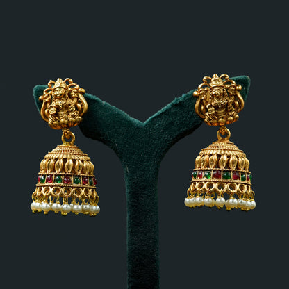 Idol coin white beads with lakshmi pendant haram (ME4N)