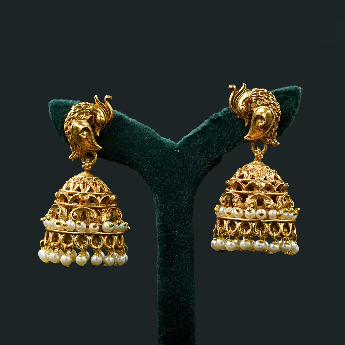 White Cluster Beads Lakshmi Pendant Haram With Earrings (ME30N)